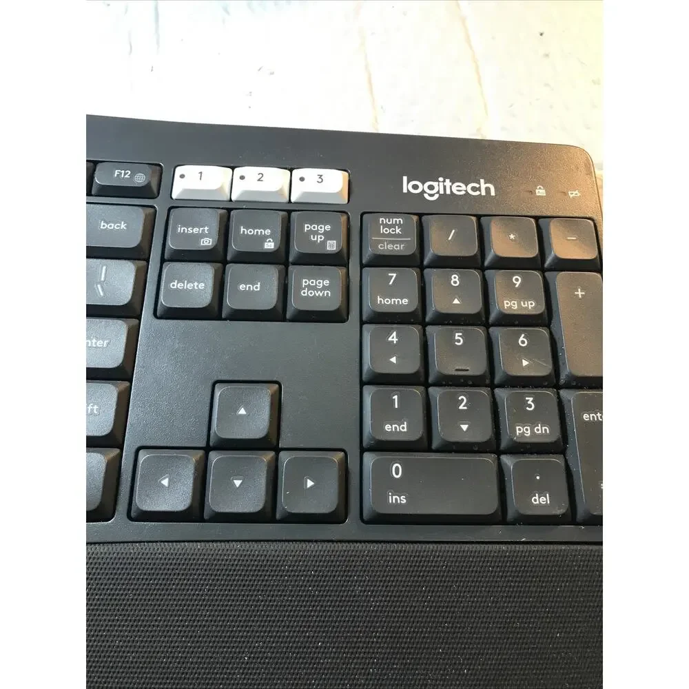 Logitech K850 Wireless Keyboard - Black Used